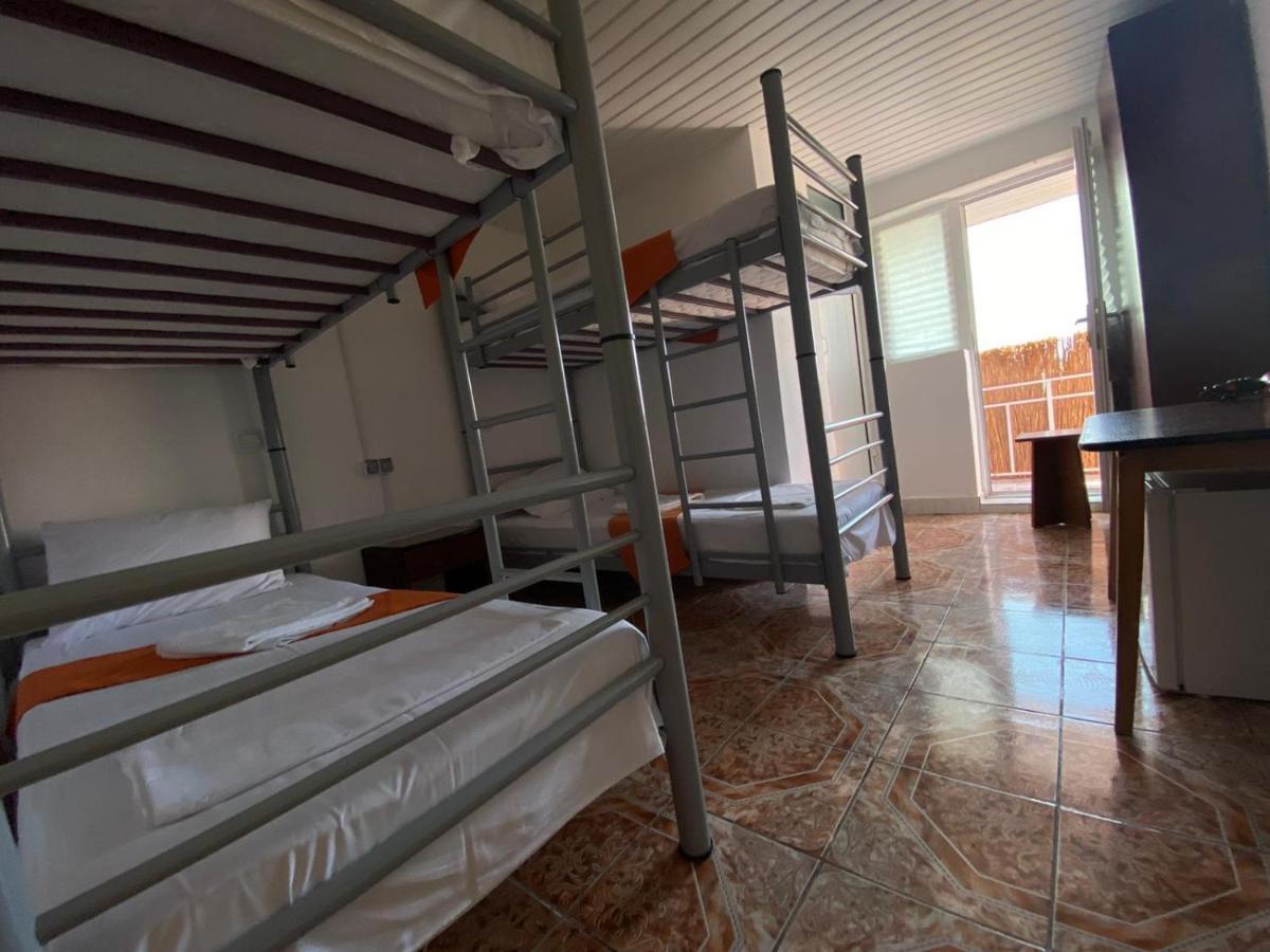 Casa Barbie Costinesti Hostel Buitenkant foto