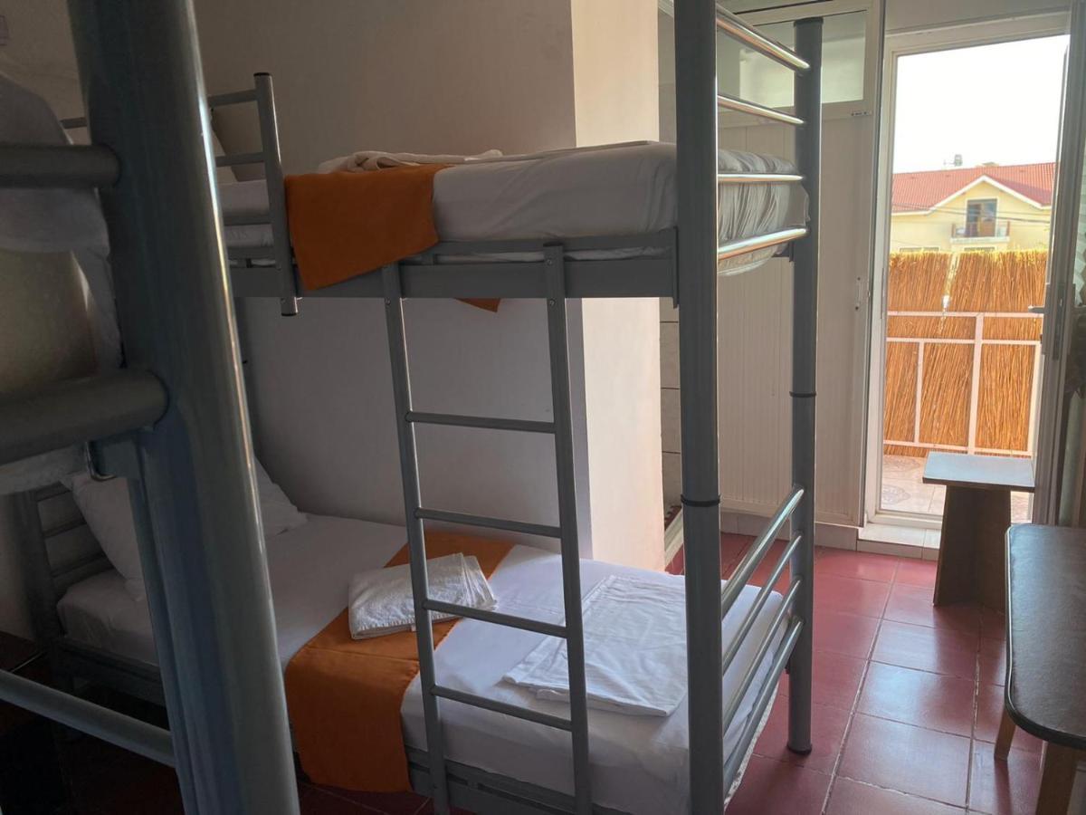 Casa Barbie Costinesti Hostel Buitenkant foto