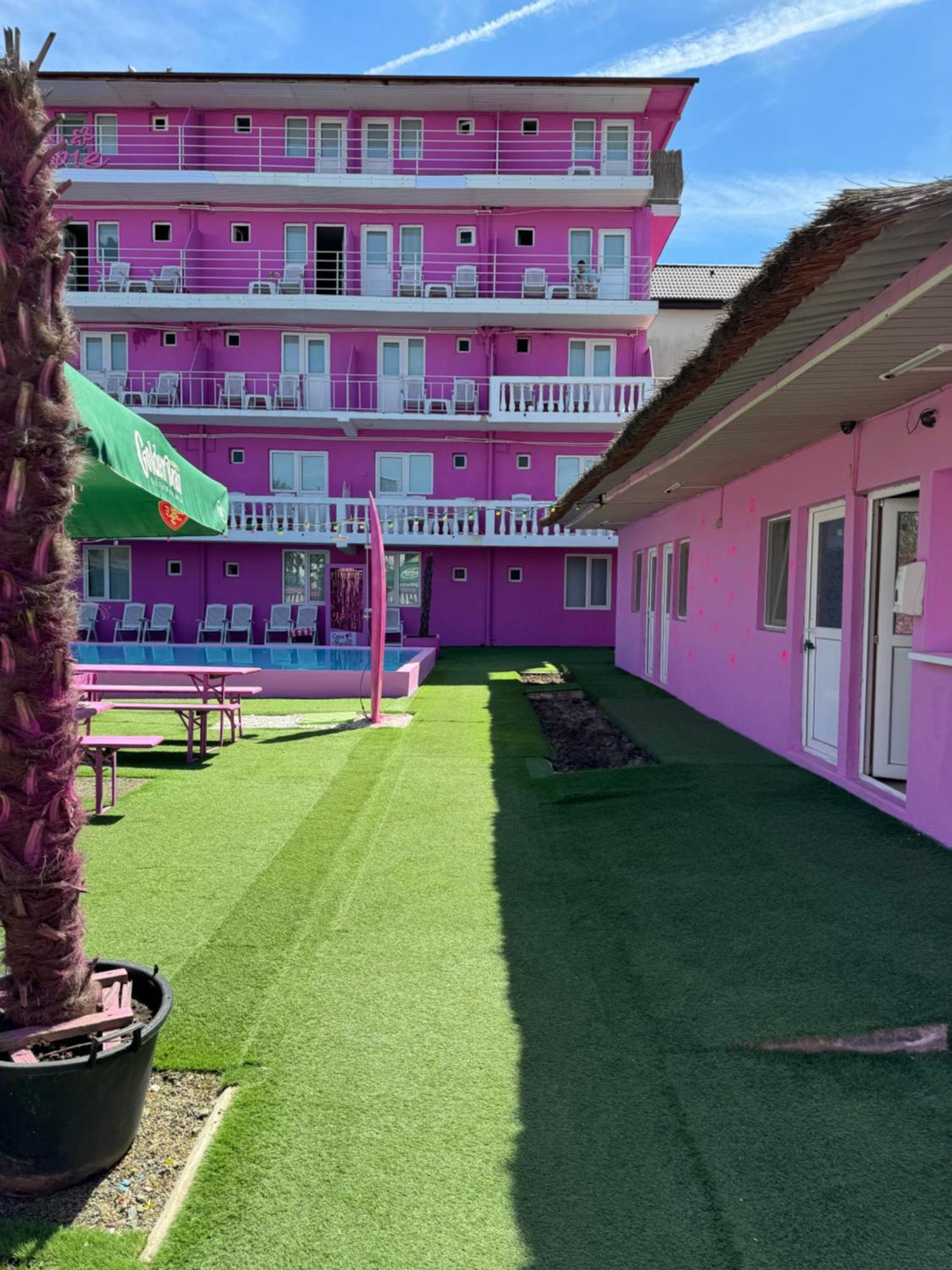 Casa Barbie Costinesti Hostel Buitenkant foto