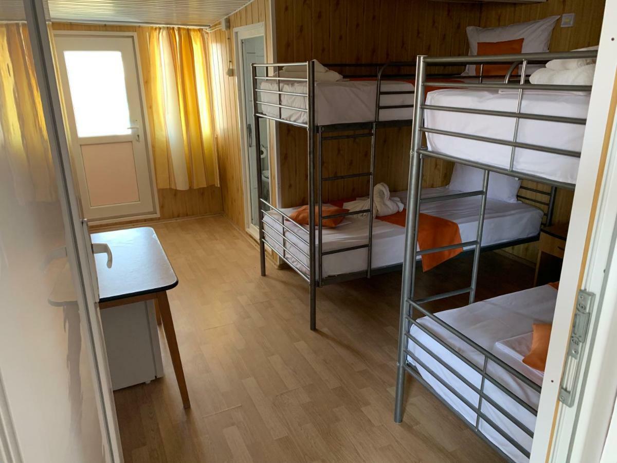Casa Barbie Costinesti Hostel Buitenkant foto